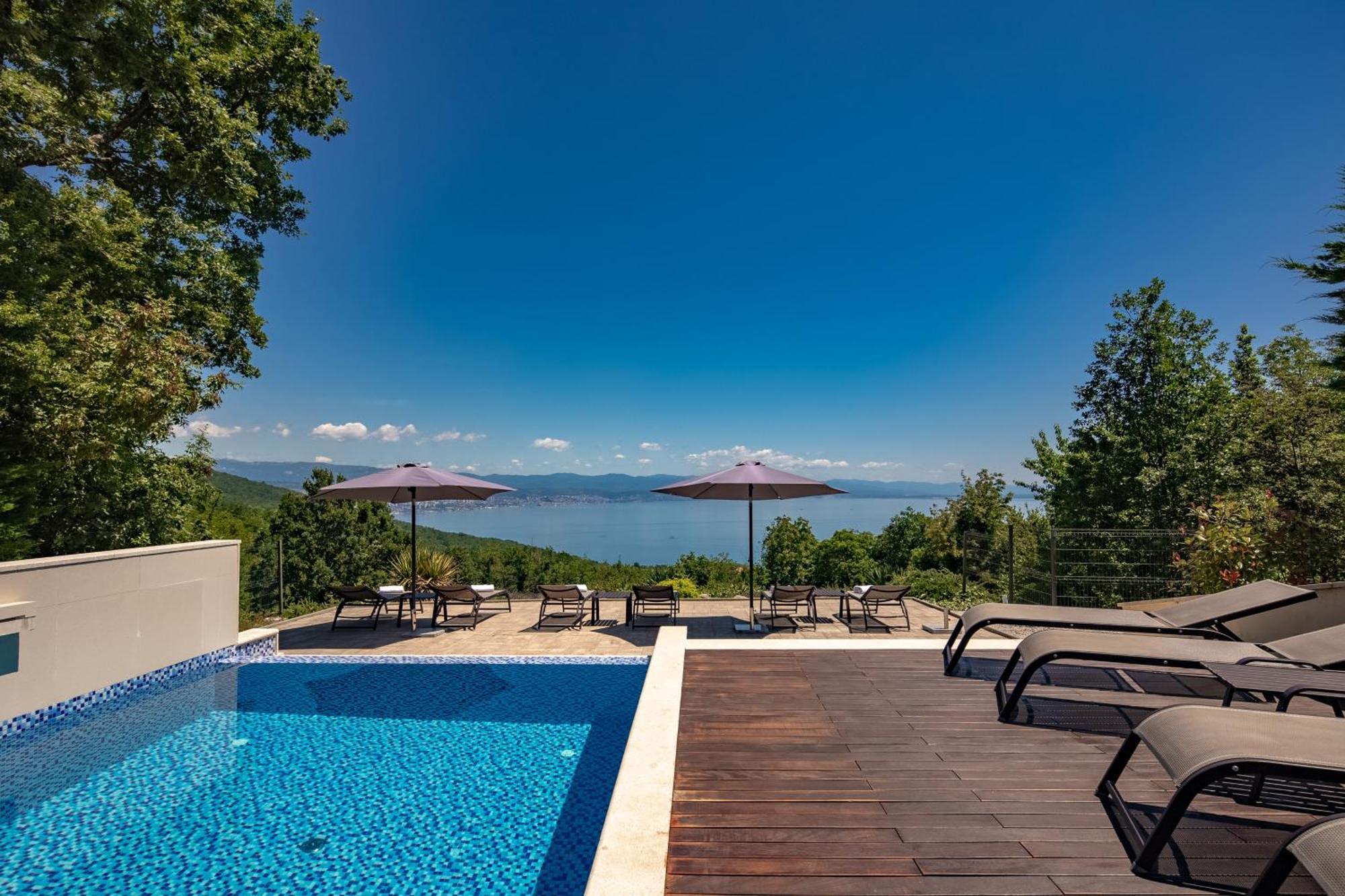 Villa Altavista - Seaview & Relax With Heated Pool & Minigolf Опатия Екстериор снимка