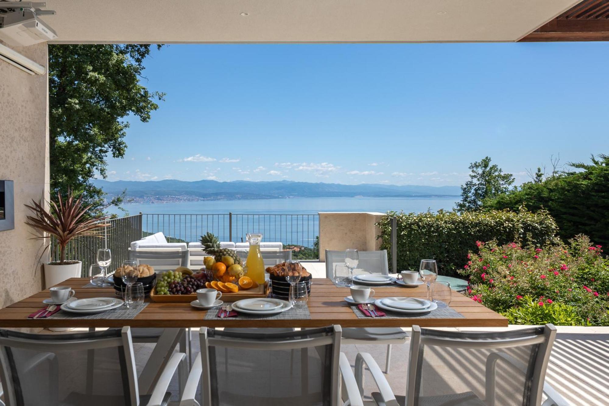 Villa Altavista - Seaview & Relax With Heated Pool & Minigolf Опатия Екстериор снимка