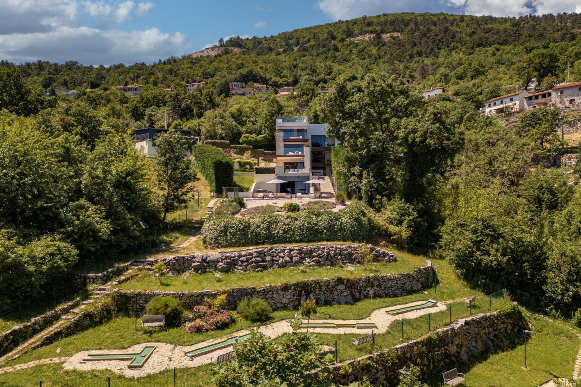Villa Altavista - Seaview & Relax With Heated Pool & Minigolf Опатия Екстериор снимка