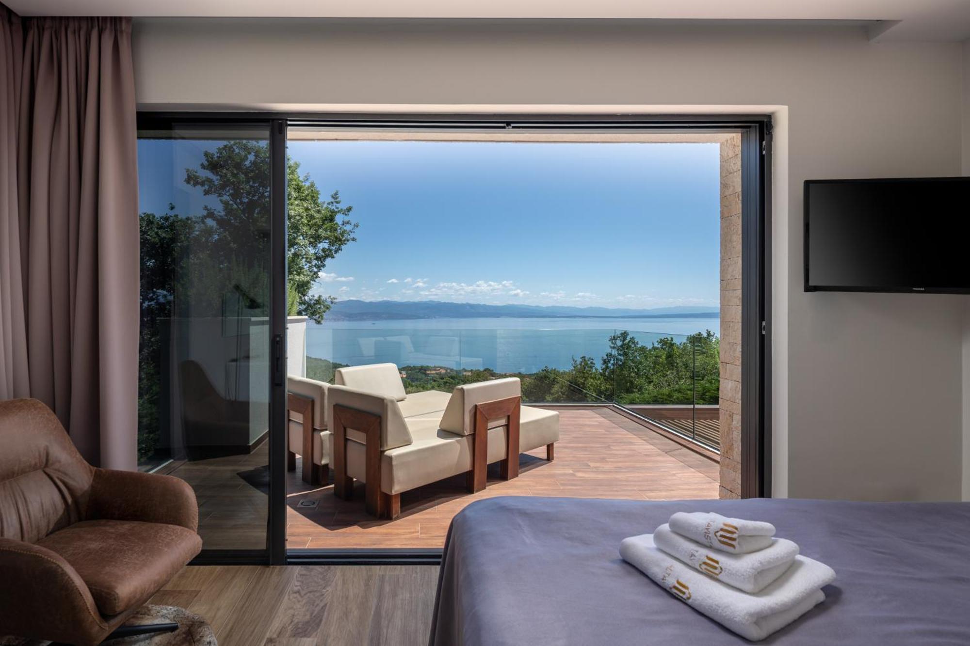 Villa Altavista - Seaview & Relax With Heated Pool & Minigolf Опатия Екстериор снимка