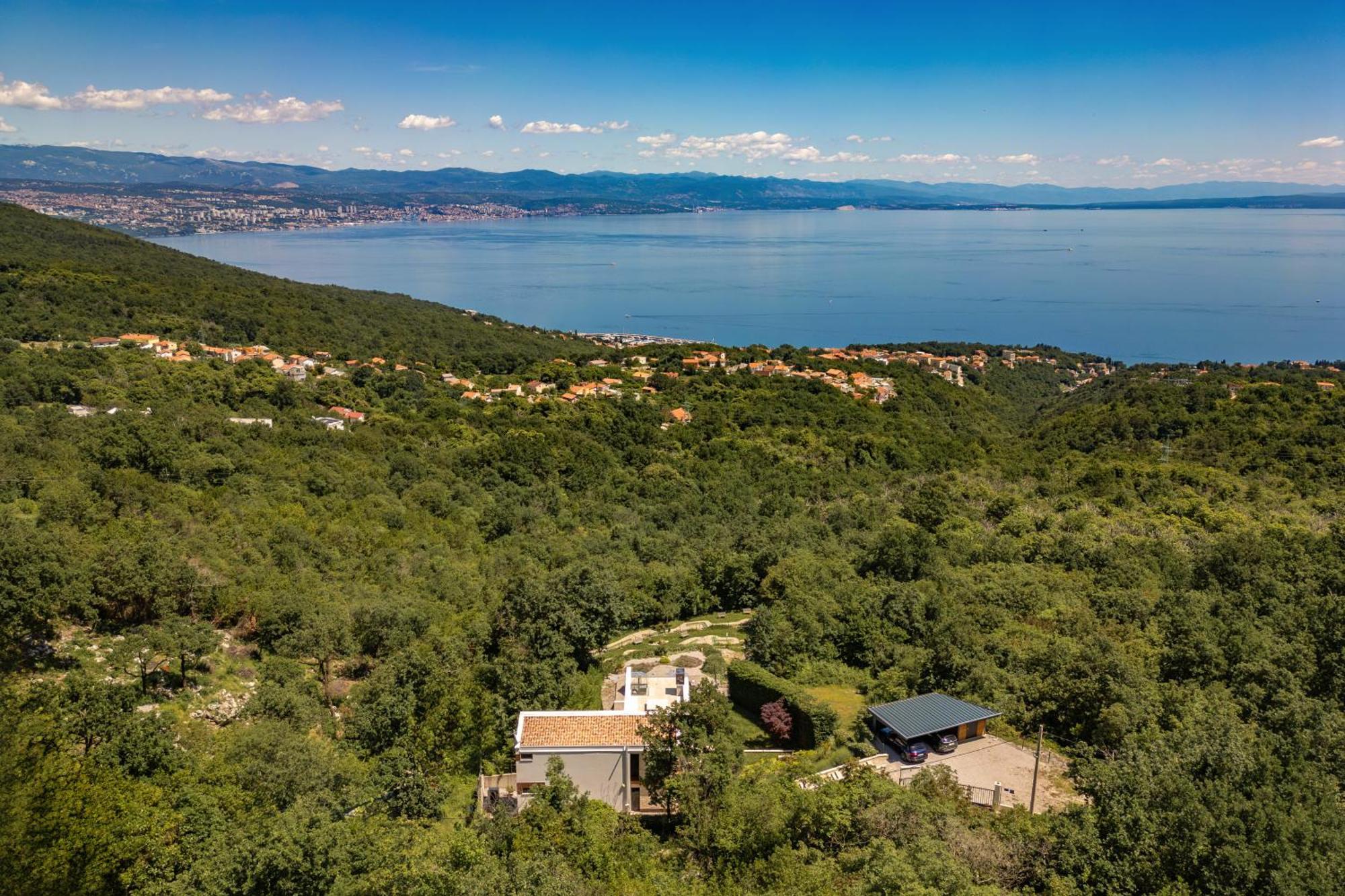 Villa Altavista - Seaview & Relax With Heated Pool & Minigolf Опатия Екстериор снимка