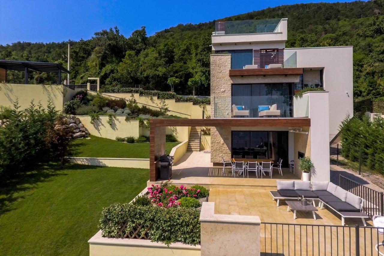 Villa Altavista - Seaview & Relax With Heated Pool & Minigolf Опатия Екстериор снимка